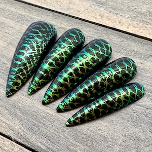 Ongles à presser peau de serpent vert | Witchy Press Ons | Ongles Gothiques | Ongles faits main | Ongles réutilisables