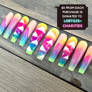 Uñas postizas Rainbow Cloud / Uñas LGBTQ+ con mensaje de orgullo / Manicura Born This Way / Arte de uñas colorido hecho a mano / Set de lujo reutilizable
