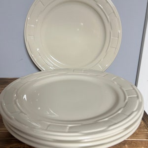 Set of 4 Longaberger Dinner plates
