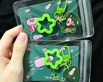 Juego de llaveros de púa de guitarra a juego para pareja con clip verde neón, dije de estrella y tarjeta con mensaje con cita para guitarrista, regalo de San Valentín.