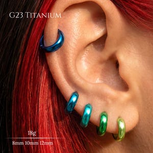 Anillo articulado de titanio de grado implante 16G G23 con cierre de clic, pendiente de aro ancho Huggie, 25 colores personalizados, joyería para piercing de hélix, lóbulo y cartílago