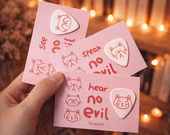 Original Guitar Pick Set,Three Wise Cats Speak See Hear No Evil,Glossy Pink Plectrum With Backing Card,Gift for Guitarist,Gift for Birthday