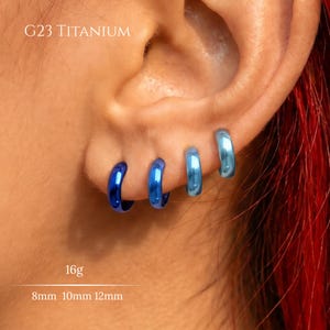 16G blauwe ombre oorbel, G23 titanium Huggie clicker van implantaatkwaliteit, aangepaste handgeanodiseerde helix conch tragus kwab, 8 mm 10 mm 12 mm, oorstapel