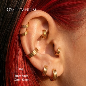 Anillo de aro articulado de titanio de grado implante G23 de tres líneas, oro 16G, ideal para la nariz, el septum, el cartílago, el hélix, el tragus, el daith, el conch y el lóbulo.
