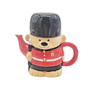 UK Guardsman Bear Teapot Ceramic Novelty England British Tunic Bearskin Display Cup Hat 7&quot;