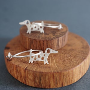 Sterlingzilveren teckeloorbellen, hondenoorbellen, kleine oorbel in dierlijke vorm, teckelsteker, origineel ontwerp, uniek cadeau