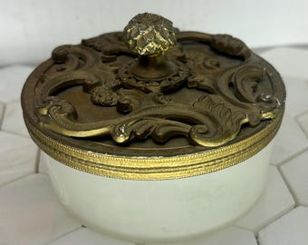 Vintage Gold Filigree Trinket Box: Round Jewelry Storage