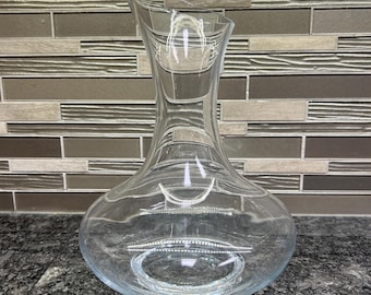 Glass Wine Decanter Unbranded Clear No Chips or Nicks