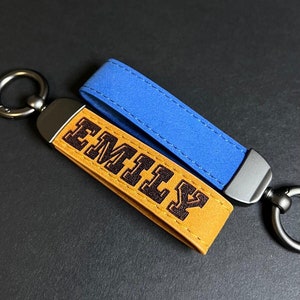 Graffiti Name Leather Keychain: Personalized Calligraphy Design