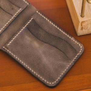 Cartera clásica personalizada para hombre / Cartera de cuero genuino hecha a mano / Cartera de cuero para hombre / Cartera de cuero plegable para hombre imagen 4