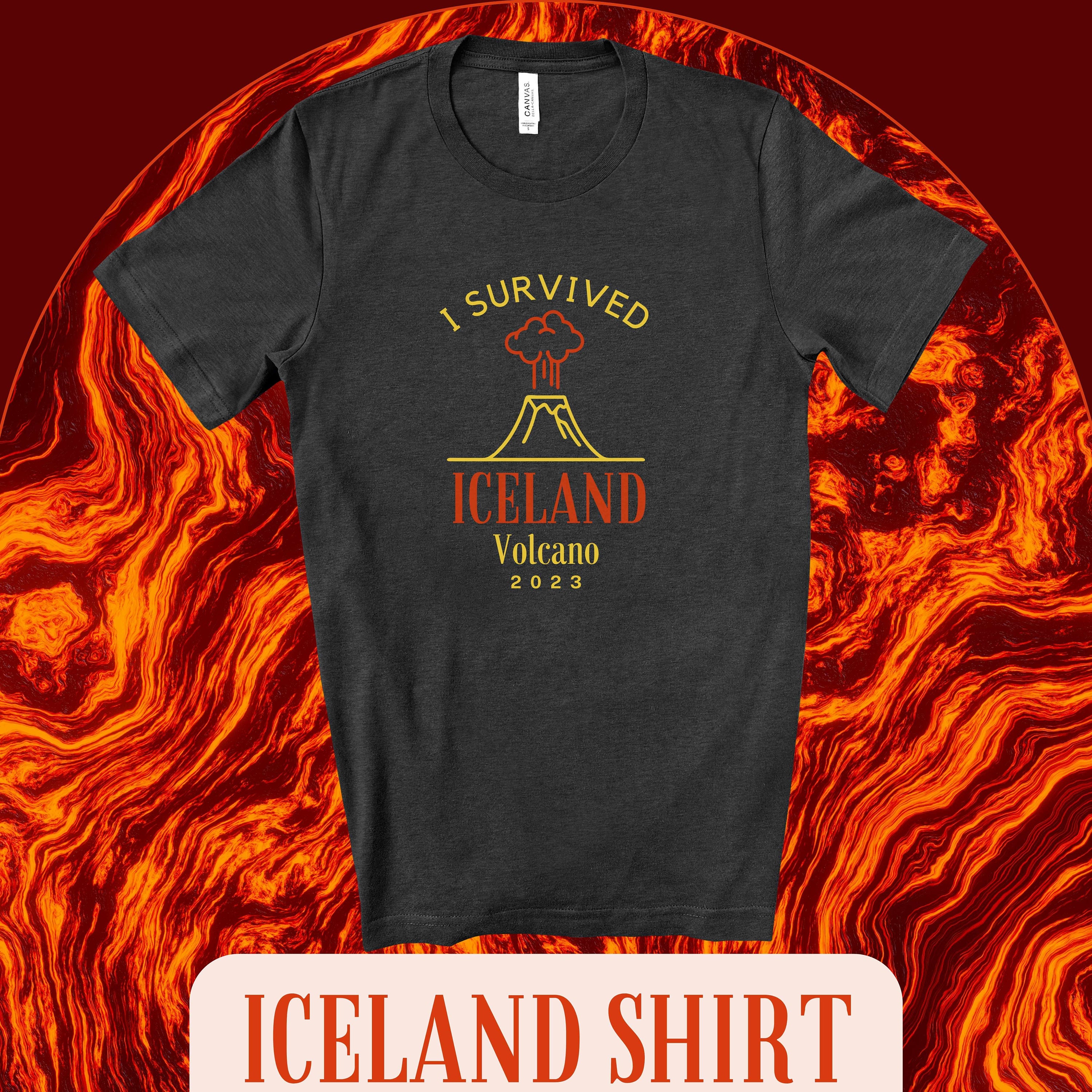 T-shirt enfant for Sale avec l'œuvre « Volcan en éruption dans la nuit » de  l'artiste AnthonyVdV
