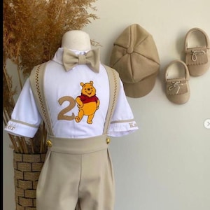Personalized Pooh Winnie Bear Embroidered Boy&#39;s Clothing Set Special Design Birthday Outfit Shoes and Hat Set Shorts Suspenders Bowtie CROWN