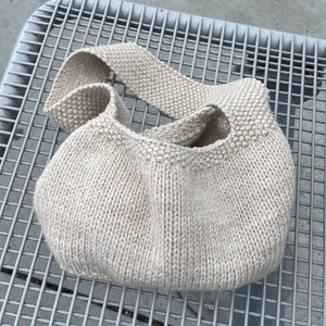 My Essentials Bag - knitted bag pattern - easy