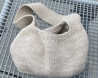 My Essentials Bag - knitted bag pattern - easy