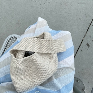 My Essentials Bag - knitted bag pattern - easy
