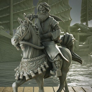 Puede incluir: Una figura miniatura gris de un hombre con turbante que sostiene una espada, montando un caballo gris con decoraciones ornamentadas. La figura está en una pose de acción dinámica, con la espada del hombre levantada y las patas del caballo en movimiento. La figura está sobre un fondo de un barco gris.
