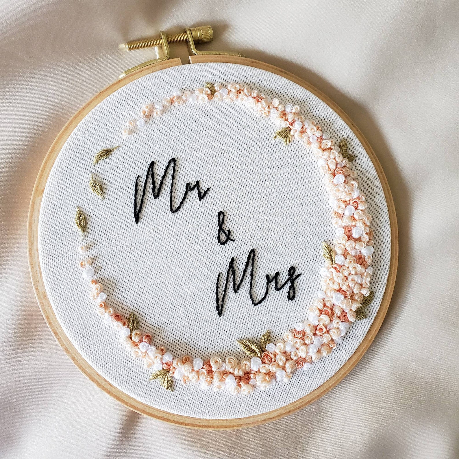 Mr & Mrs Embroidery Art Sign Wall Decor Gift for the Couple - Etsy