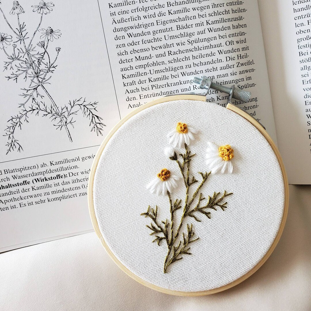 Hand Embroidered Daisy Hoop Art, Botanical Wildflower Embroidery Wall ...