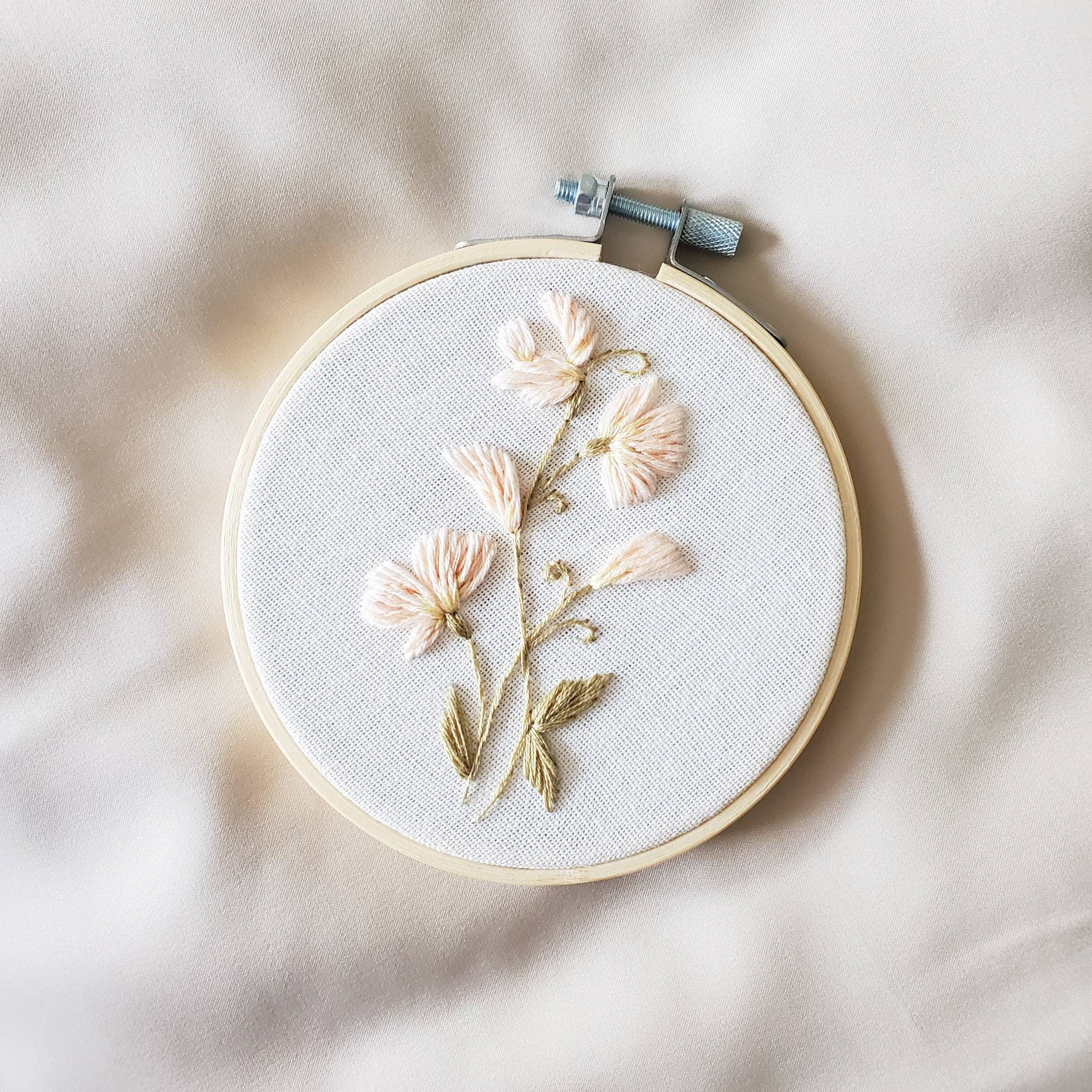 Hand Embroidered Daisy Hoop Art, Botanical Wildflower Embroidery Wall ...
