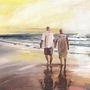 Puede incluir: Una pintura de una pareja caminando de la mano en una playa al atardecer. La pintura está realizada en un estilo suelto e impresionista con colores suaves.