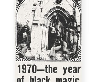 Postal impresa de Black Sabbath, 1970. El año de la magia negra. Postal impresa A6. Arte ocultista vintage de los años 70.