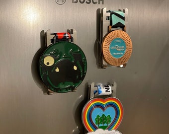 Magnetic Medal Holder - Running Christmas Gift - Medal Display - Running Medal Holder - Race Medal Holder - stocking filler - medal hanger