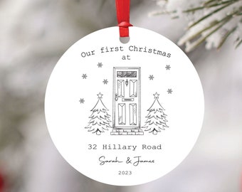 Primo Natale personalizzato nella nostra pallina per la nuova casa - Decorazione per albero di Natale - Primo ricordo di Natale per coppie - Primo Natale insieme