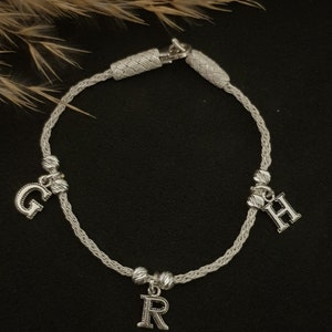Pulsera de plata con inicial, joyería artesanal con letras de plata de 925 quilates, dije de mujer tejido a mano, cadena con inicial personalizada