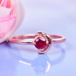 Rubin Halvmåne Ring Naturlig Rubin Födelsesten Löftsringar Gåvor Kärlek