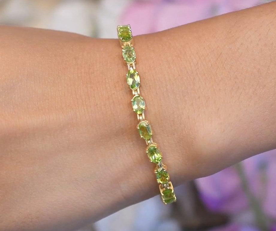 Natural Green Peridot Bracelet, Women's Wedding Bracelet, Unique Tennis Bracelet, Birthstone Jewelry, Peridot Chain Bracelet, Gift for Love