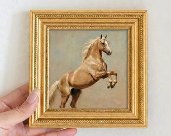 オリジナルパロミノ馬の絵画 | ゴールデンスタリオンの飼育アクリルアート | 額入りミニチュア馬の壁飾り | 彼女への乗馬ギフト