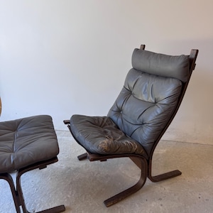 Large Norwegian Siesta armchair with armrests and ottoman by Ingmar Relling for Westnofa, 1970s
