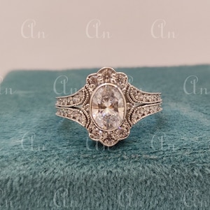 1930s Antique 2.10 Ct White Oval Cut Diamond wedding Engagement Ring in 935 Argentium Silver, Edwardian Ring, Antique engagement ring, gift