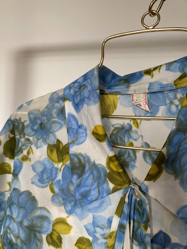 Vintage Bluse Hemd Sommerbluse Unikat Nachhaltige Mode 100% Polyester Slowfashion Bluse aus 90er Blumenmuster Bild 10