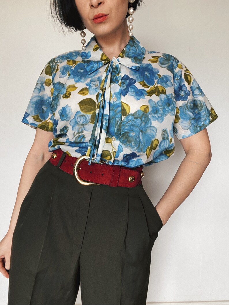 Vintage Bluse Hemd Sommerbluse Unikat Nachhaltige Mode 100% Polyester Slowfashion Bluse aus 90er Blumenmuster Bild 2