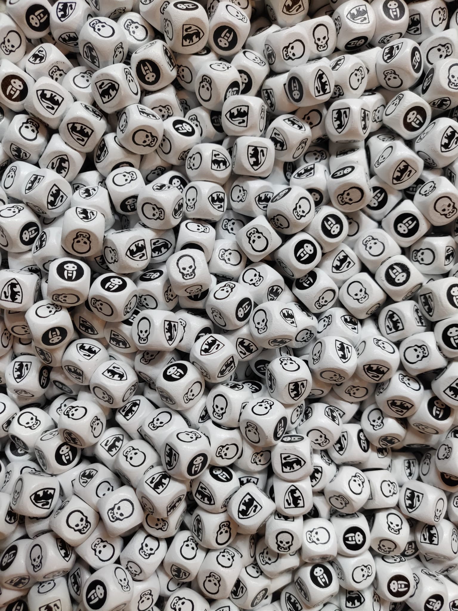 HeroQuest Dice - Replacement - 14mm - Wooden Combat & Movement Dice