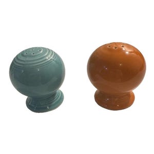 Vintage Fiesta Salt And Pepper Shakers Blue Orange Round Knob-like Shape