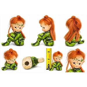 Vintage Napco Pixie-Figur, Sammlerstück, rote Haare, grünes Outfit, Knieumarmung