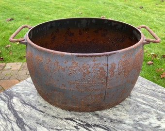 Antique Victorian T Holcroft & Sons 40pint (5 gal) cast iron side handled gypsy cooking pot/cauldron