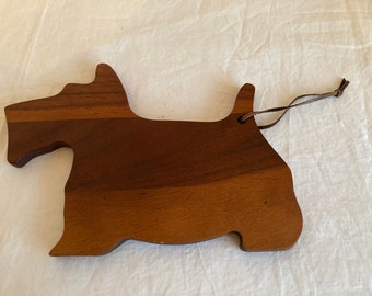 Tuscany 'Derek the dog' acacia wood Scottie dog chopping board