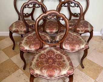 Set van 6 Victoriaanse eetkamerstoelen van gesneden walnoot
