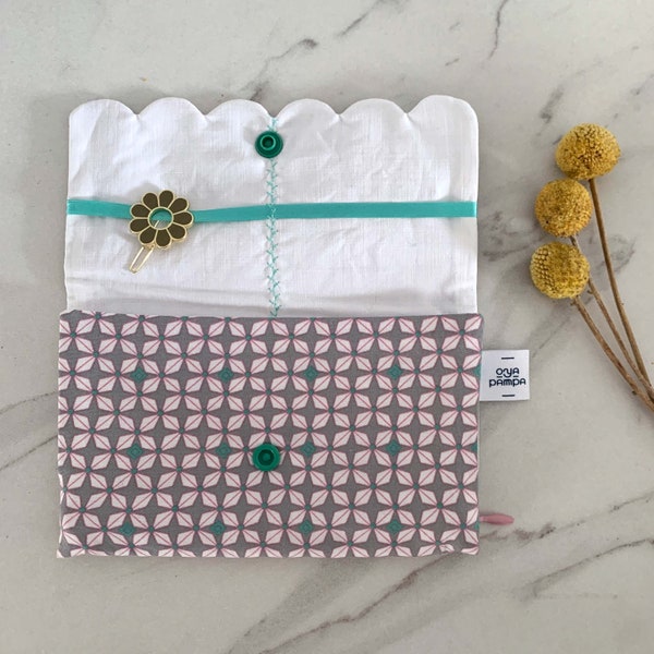 Pochette à barrettes en tissu losanges roses et turquoise