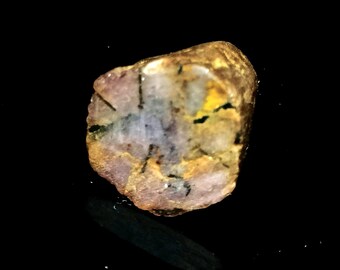 Natural Red Ruby Rough Gemstone, Facet Loose Stone (13 Carat)