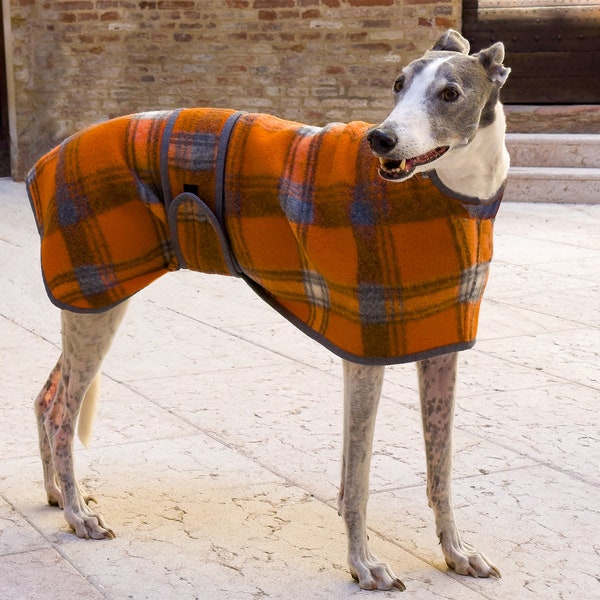 Warm coat for greyhound dogs/ enveloping cape for greyhound dogs/ made in Italy/ clothing for galgo/ whippet/ iggy/ greyhound