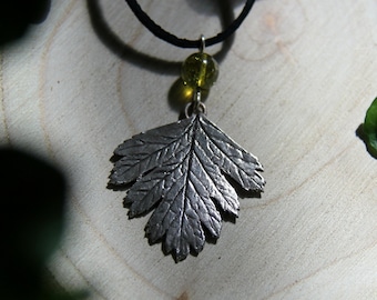 Colgante de hoja de espino de plata, collar de druida elfo, joyería élfica, joyería inspirada en la naturaleza, colgante de planta detallado, beltane, magia, amuleto