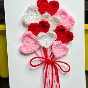 Carte de Saint-Valentin faite main avec coeur au crochet ; Carte au crochet ; Carte de Saint-Valentin au crochet ; Carte d'amour au crochet ; Carte d'amour au crochet ;