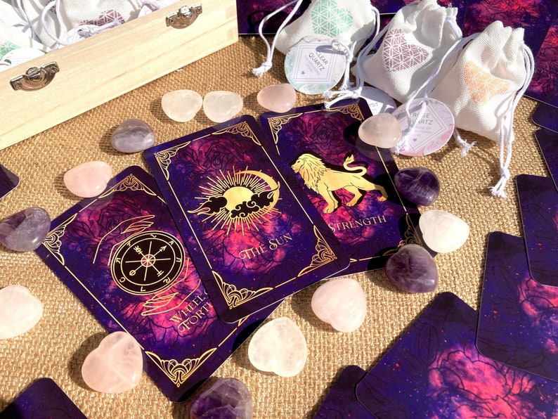 78-KORTS TAROTLEK, Lyckohjulet, Söt tarotlek, Unik tarotlek, Orakelkort, Tarotguidebok, Bästsäljande tarotlek bild 1