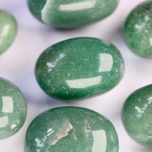 Green aventurine tumble