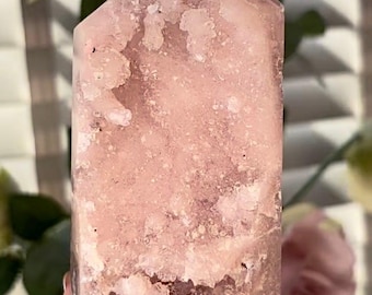 Beautiful, high quality, Pink amethyst tower 11.5cm(h) by 6cm(w)