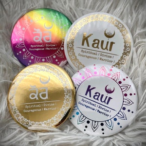 Kaur Button Pins | Sikh Affirmationen | Khalsa | Vaheguru | Singh | Kaur | Chardi Kala | Sarbat Da Bhalla | Guru Nanak Dev Ji